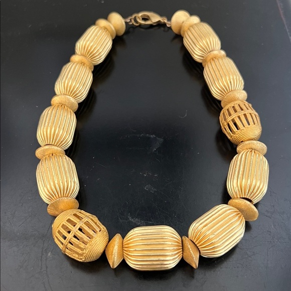 Gorgeous Chunky Gold Necklace NWOT - Picture 5 of 8